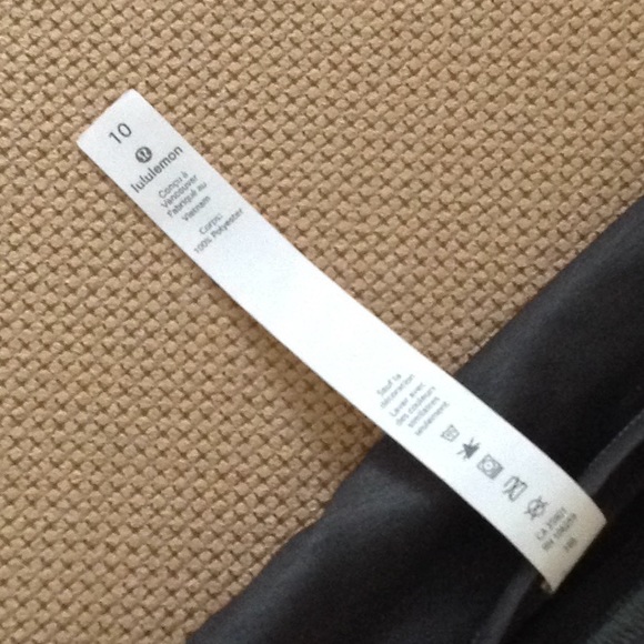 🅰️ Lululemon - Short Sleeve Green Tee - Picture 6 of 7